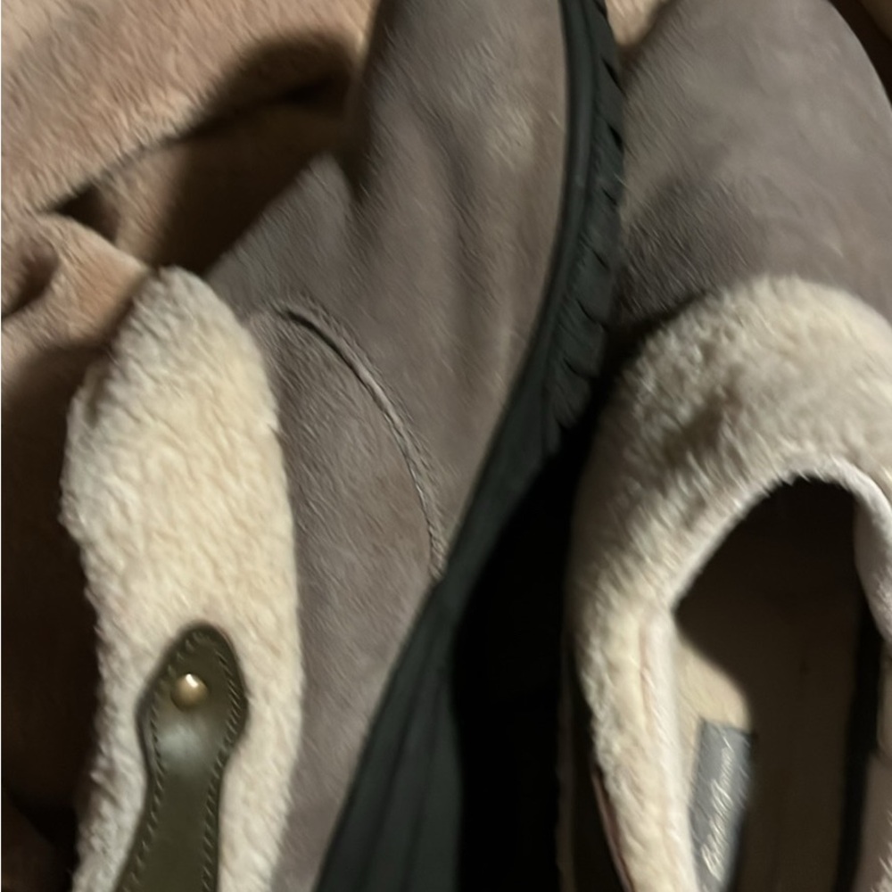 Eddie Bauer Gray Winter Boots with Faux Fur